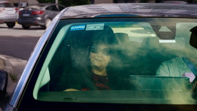 Declararon prestamistas de Adorni y dijeron que aún les debe 70.000 dólares 