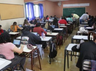 La escasez de graduados terciarios ya golpea al mercado laboral