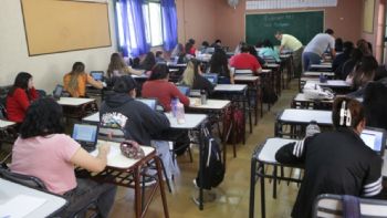 La escasez de graduados terciarios ya golpea al mercado laboral