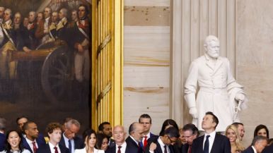 Foto iliustrativa de  Así condicionan nuestra vida y la democracia milmillonarios como Musk, Bezos o Zuckerberg