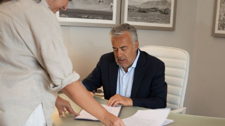 Alfredo Cornejo pisó 10 años la enmienda que ahora toma como bandera