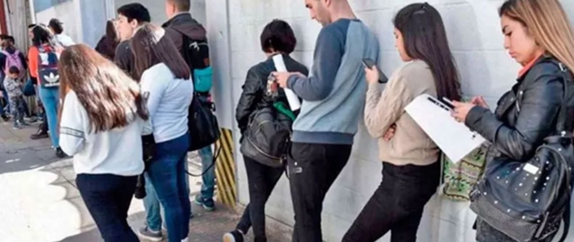 Según un estudio, 4 de cada 10 argentinos buscan un segundo trabajo