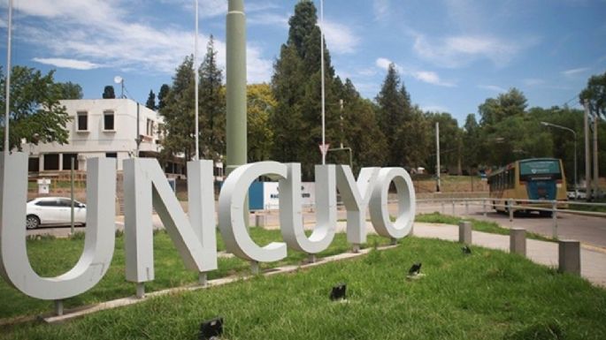 UNCuyo: Javier Ozollo y Fernanda Bernabé con una alternativa plurar defendiendo la educación pública