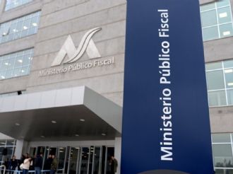 Detuvieron a la madre del alumno que había llevado una réplica de arma a la escuela 