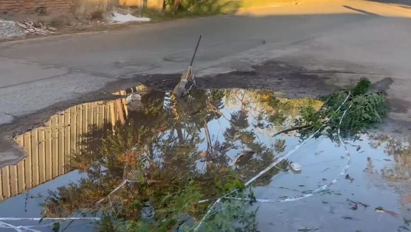 Una persistente pérdida de agua afecta a Guaymallén