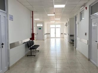 Una mujer que se hacía pasar por médica trabajaba en hospitales públicos 