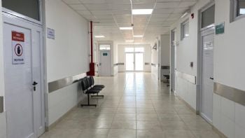 Una mujer que se hacía pasar por médica trabajaba en hospitales públicos 