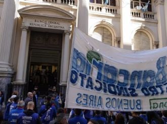 Bancarios amenazan con profundizar el plan de lucha por el cierre de tesorerías del BCRA