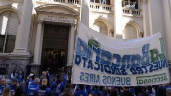 Bancarios amenazan con profundizar el plan de lucha por el cierre de tesorerías del BCRA