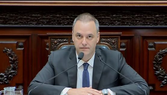 Manuel Adorni: “Todos los viajes que realicé con mi familia los afronté yo mismo”