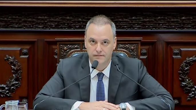 Manuel Adorni: “Todos los viajes que realicé con mi familia los afronté yo mismo”