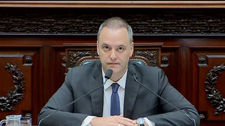 Manuel Adorni: “Todos los viajes que realicé con mi familia los afronté yo mismo”