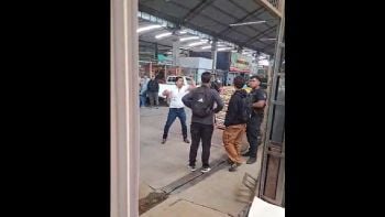 Un exdiputado nacional a los gritos en la feria de Guaymallén