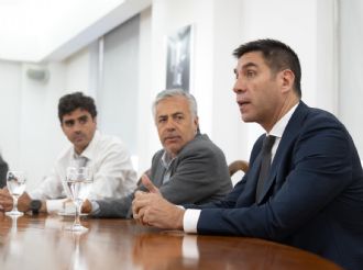 Cornejo estrecha filas con los legisladores LLA a días del recambio legislativo