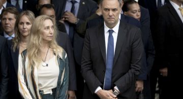 Citaron a declarar a las cuatro mujeres que le prestaron dólares a Manuel Adorni