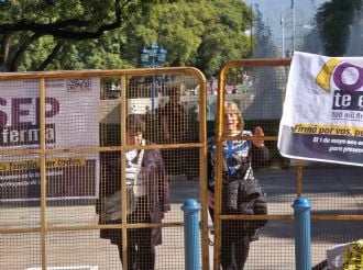 Para quién son la vallas que rodean de la Legislatura 