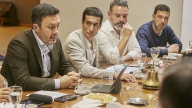 Foto iliustrativa de  Luis Petri en San Rafael y Malargüe, analizó mejorar créditos para Pymes y generar más empleos