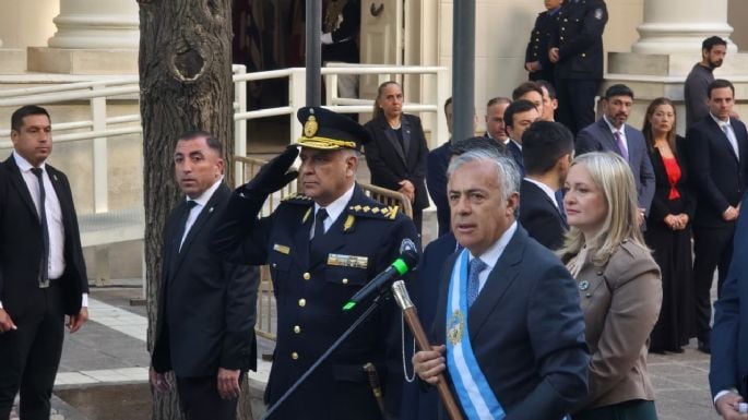 Las contradicciones de un gobernador fuera de foco