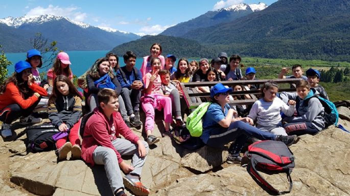 Denuncian a una preceptora por robarse 50 mil dólares de un viaje educativo