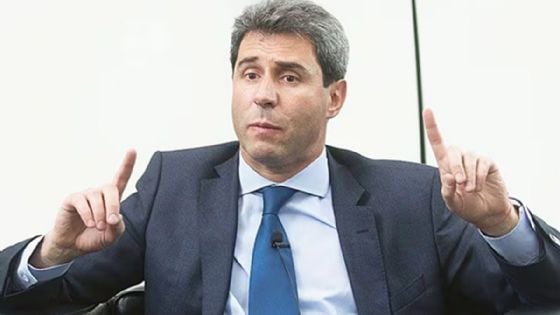 Uñac se lanzó como candidato a presidente en 2027 y ya rivaliza con Axel Kicillof