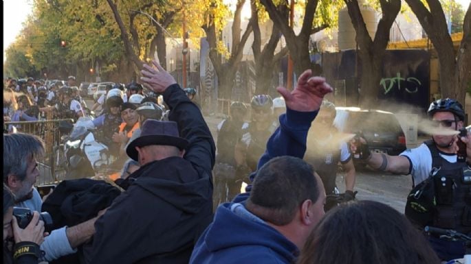 Gas pimienta: lo que no se vio de la última marcha universitaria en Mendoza