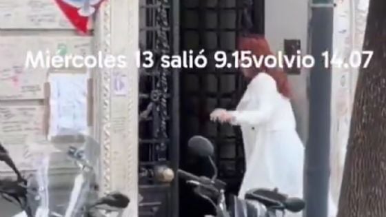 Se viralizó un video que muestra a Cristina Kirchner salir de su departamento