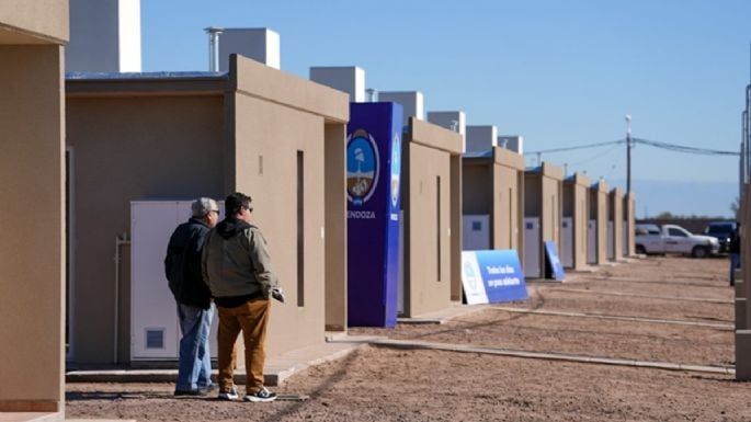 Cornejo defendió el proyecto para sacarle la vivienda del IPV al que no la use para vivir