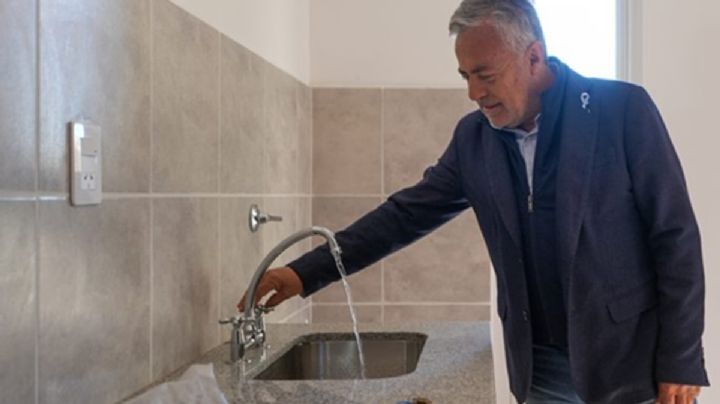 Cornejo defendió el proyecto para sacarle la vivienda del IPV al que no la use para vivir