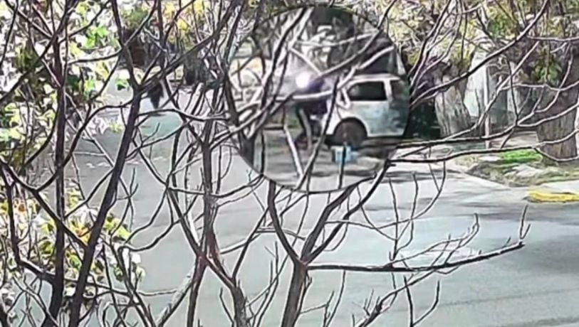 Inseguridad: cámaras lograron captar a dos delincuentes intentando robar un auto