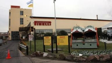 Foto iliustrativa de  Neumáticos Pirelli suspende su producción por la caída de ventas