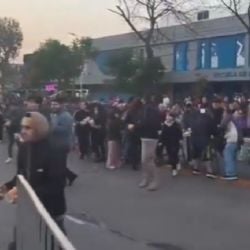 Vecinos de Avellaneda “saquearon” un sándwich gigante de matambre a la pizza