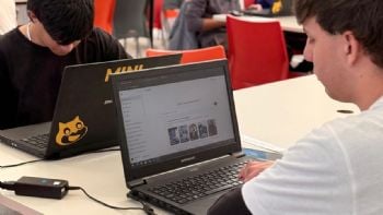 Operador en IA: más de 20.000 estudiantes ya se sumaron al programa