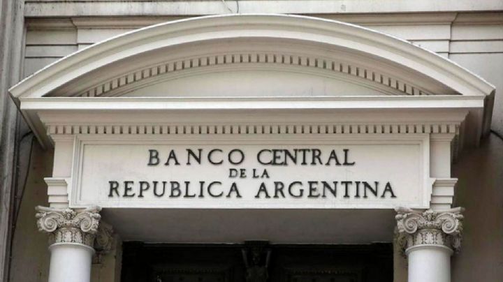 El Banco Central ratificó que mantendrá el cepo para las empresas