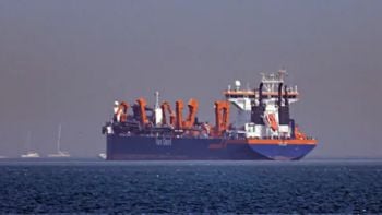 Atacaron una tripulación China en el estrecho de Ormuz