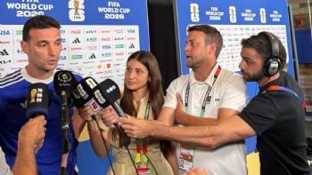 Scaloni confirmó que el Dibu Martínez y Julián Álvarez están disponibles para el debut