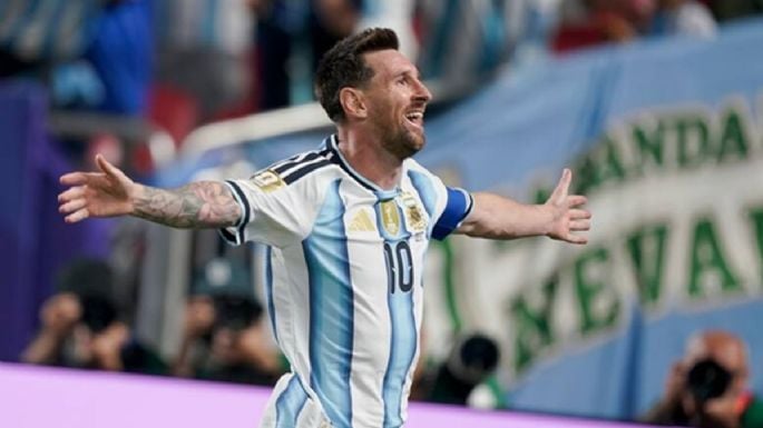 Con tres golazos de Messi, Argentina debutó y le ganó a Argelia