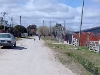 Atacaron un móvil policial en el Barrio Santa Teresita