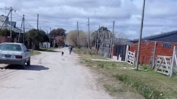 Atacaron un móvil policial en el Barrio Santa Teresita