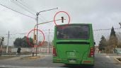 Foto ilustrativa de la nota titulada: Peligro en Las Heras: un semáforo roto  amenaza con provocar una tragedia en el cruce del Metrotranvía