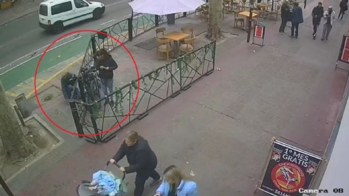 Plena calle San Martín: así le robaron la bicicleta a un conocido periodista de Mendoza